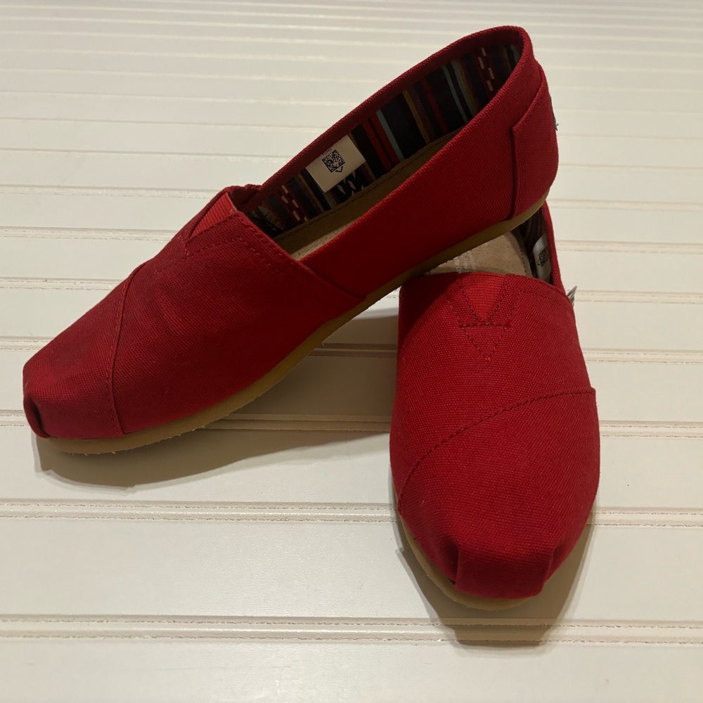 TOMS Women’s Size 9.5 Red NWOB
